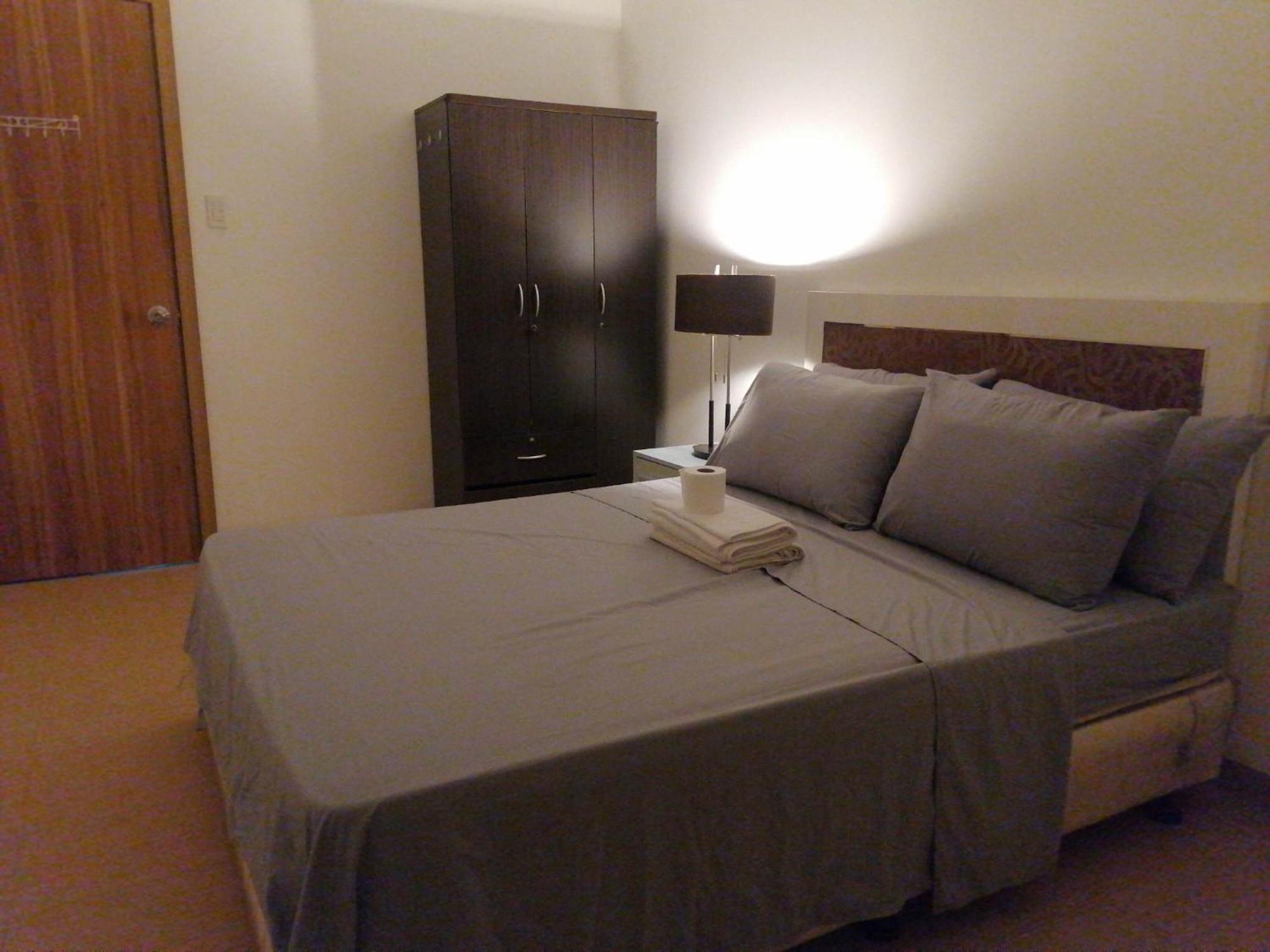 Roxas Blvd Stunning Studio Condo Near Us Embassy Манила Екстериор снимка
