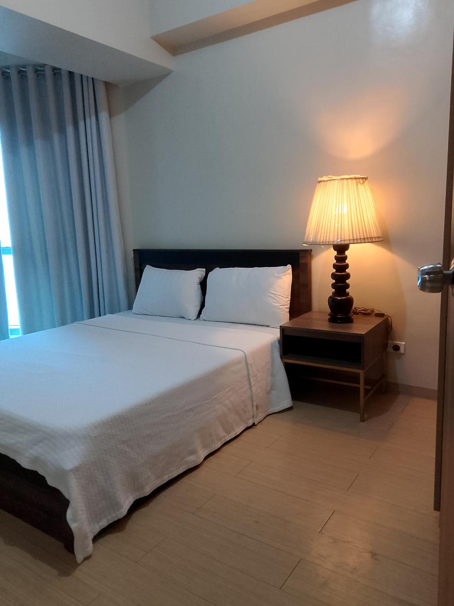 Roxas Blvd Stunning Studio Condo Near Us Embassy Манила Екстериор снимка