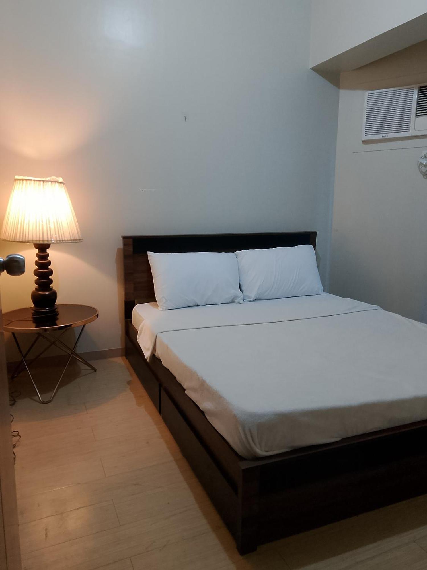 Roxas Blvd Stunning Studio Condo Near Us Embassy Манила Екстериор снимка
